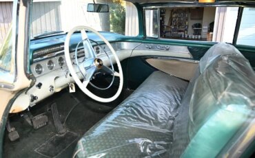 Buick-Roadmaster-sedan-1955-Tan-Green-28