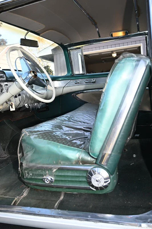 Buick-Roadmaster-sedan-1955-Tan-Green-31