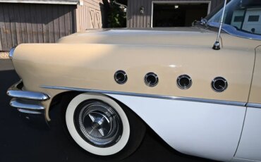 Buick-Roadmaster-sedan-1955-Tan-Green-4