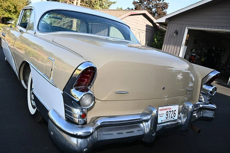 Buick-Roadmaster-sedan-1955-Tan-Green-5