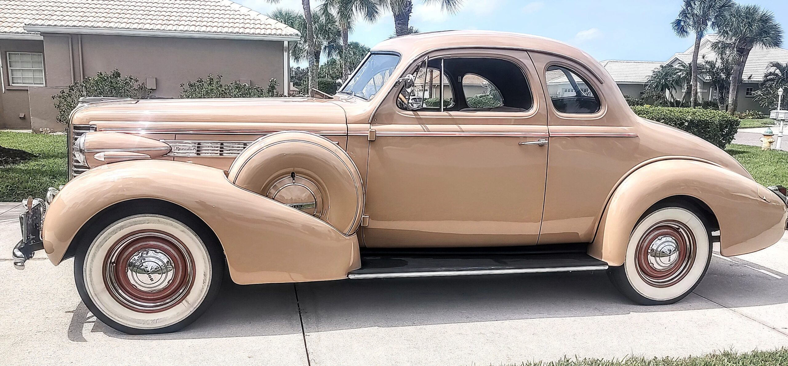 Buick-Series-40-1938-Beige-Beige-13