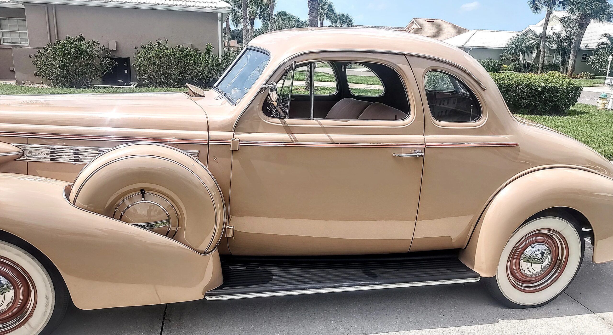 Buick-Series-40-1938-Beige-Beige-14
