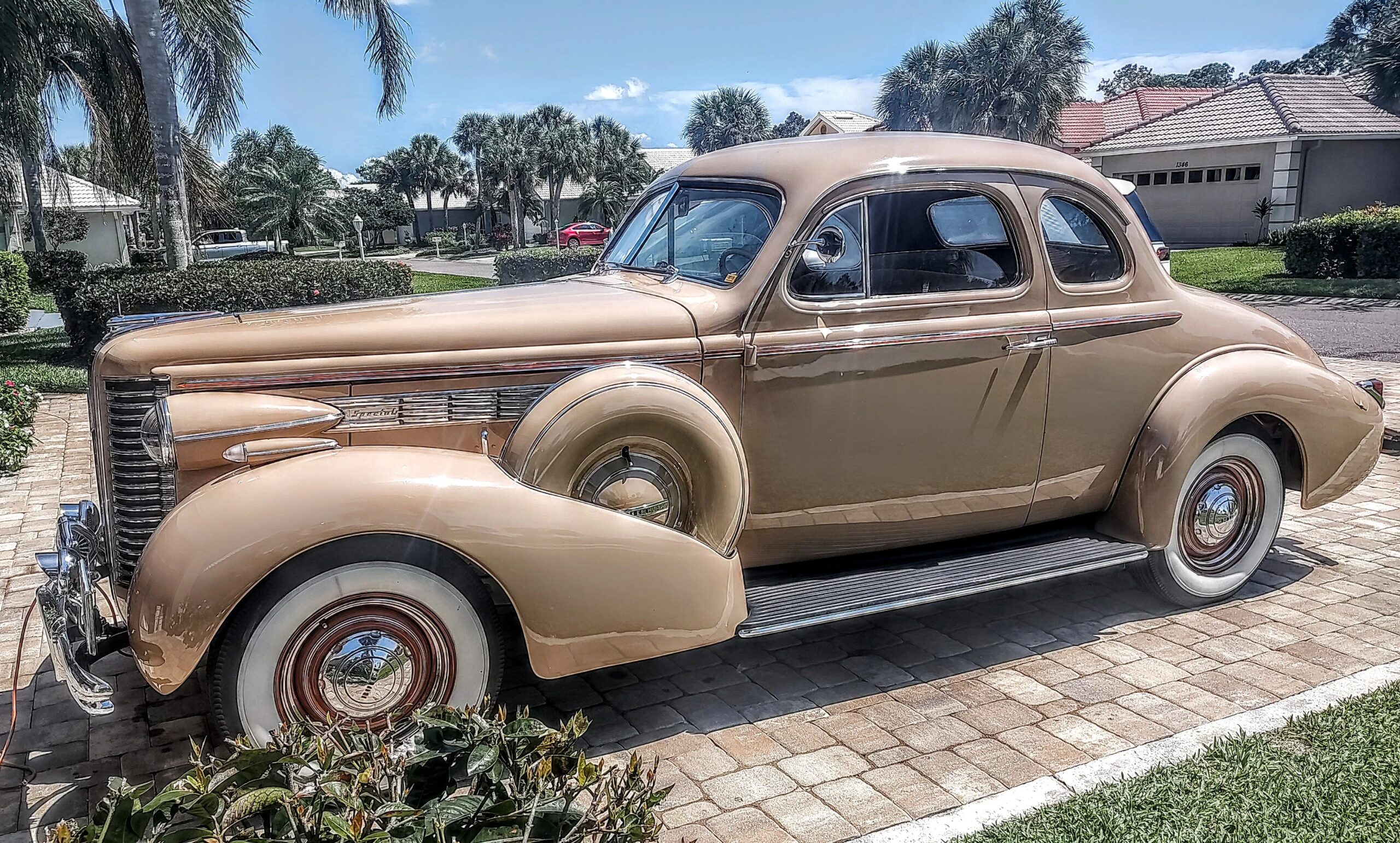 Buick-Series-40-1938-Beige-Beige-17