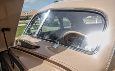 Buick-Series-40-1938-Beige-Beige-21