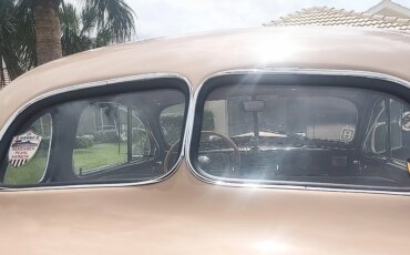 Buick-Series-40-1938-Beige-Beige-22
