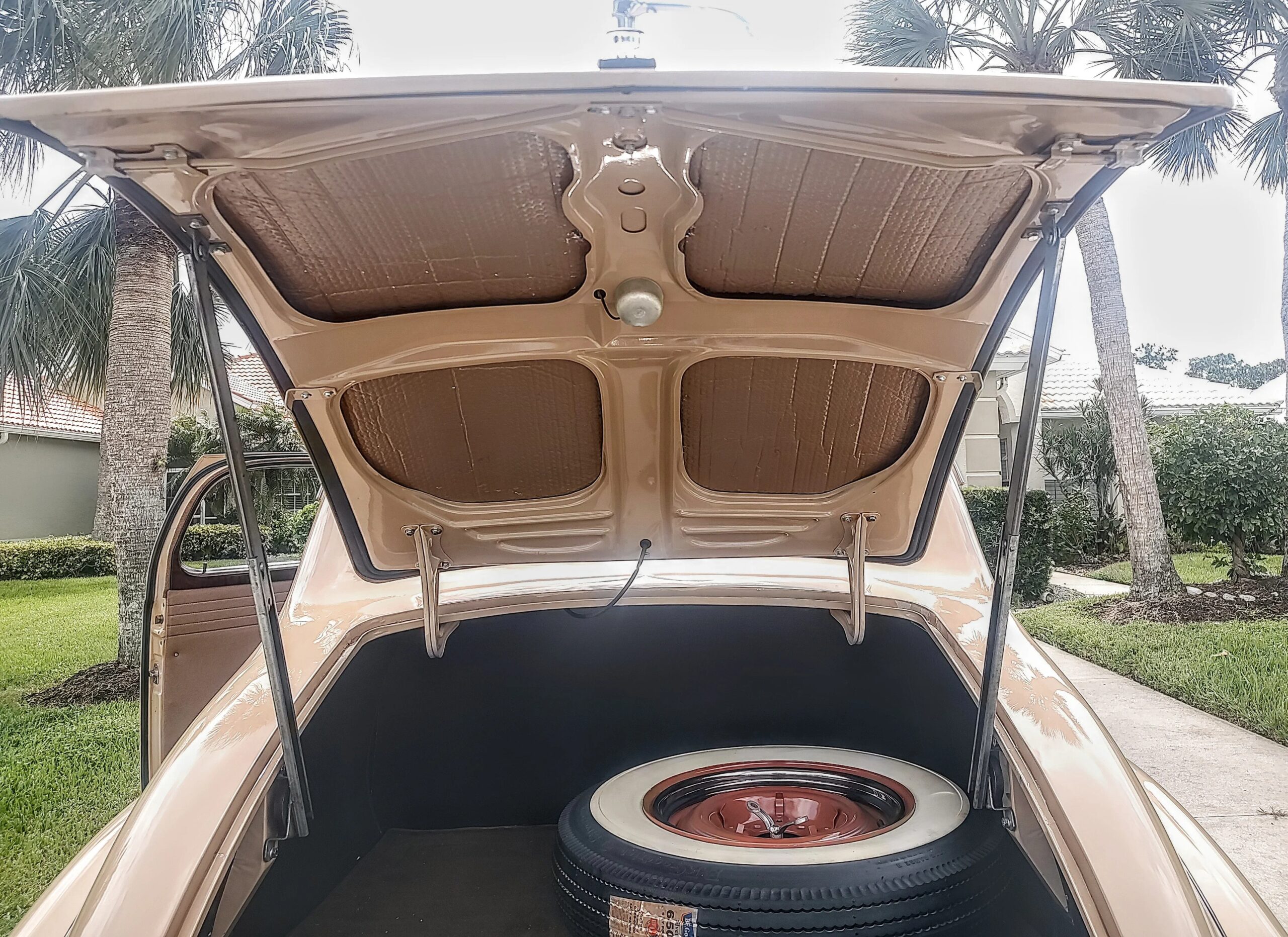 Buick-Series-40-1938-Beige-Beige-24