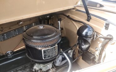Buick-Series-40-1938-Beige-Beige-3