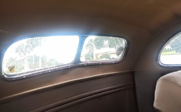 Buick-Series-40-1938-Beige-Beige-32