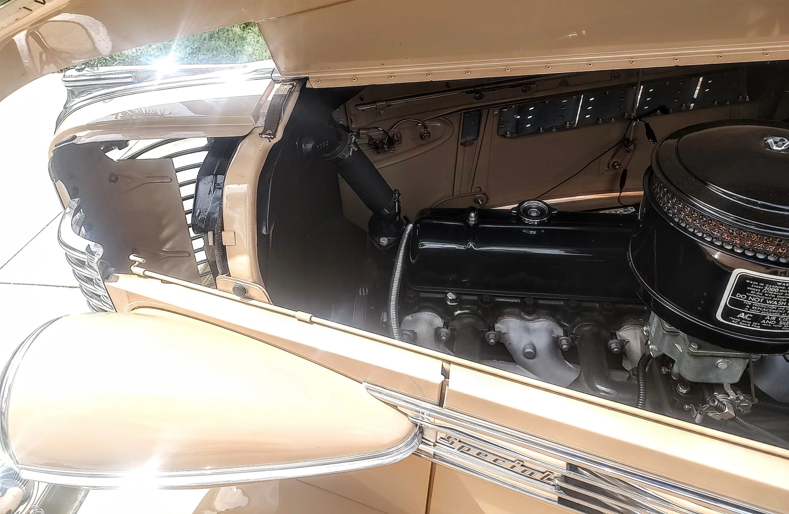 Buick-Series-40-1938-Beige-Beige-4
