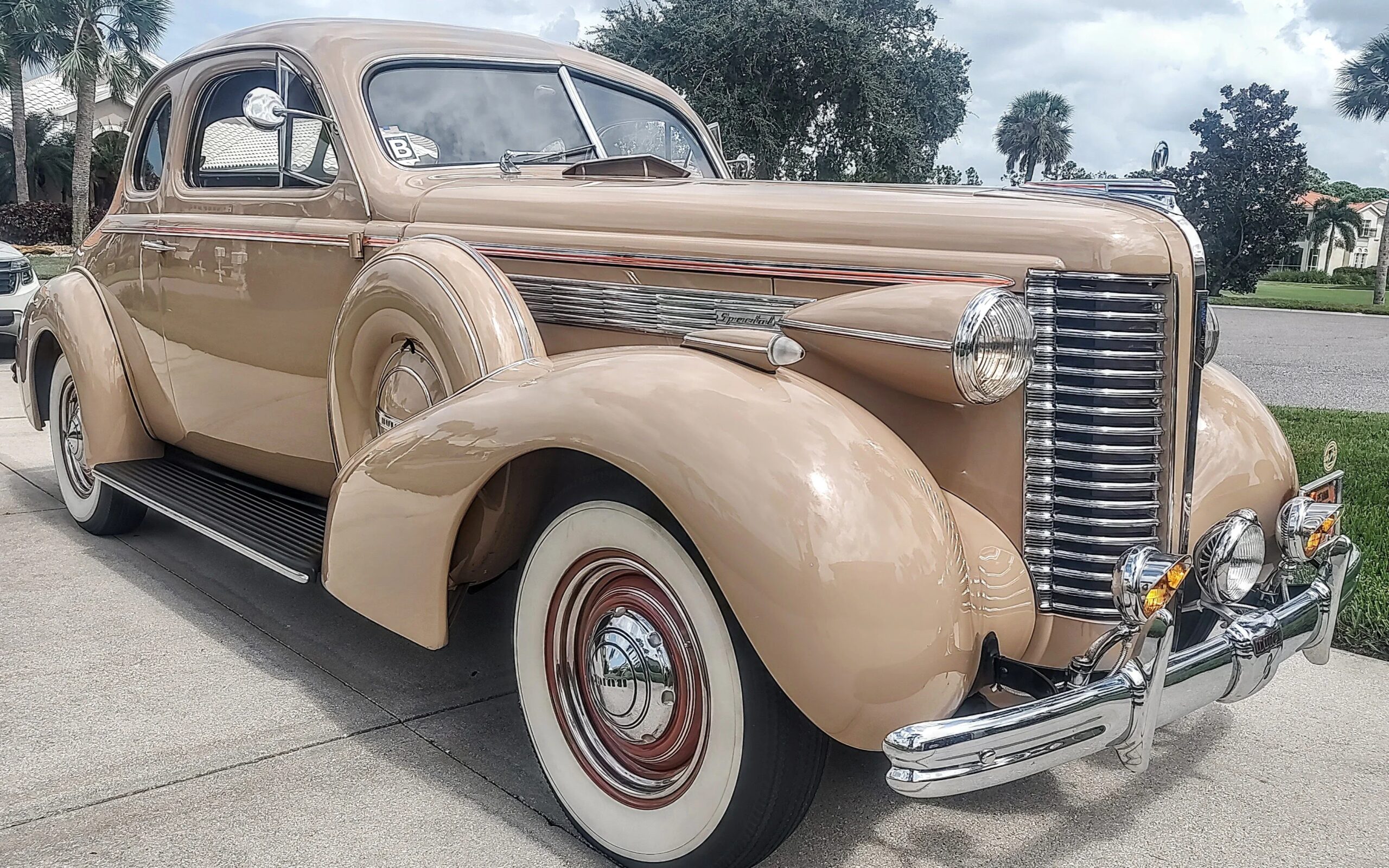 Buick-Series-40-1938-Beige-Beige