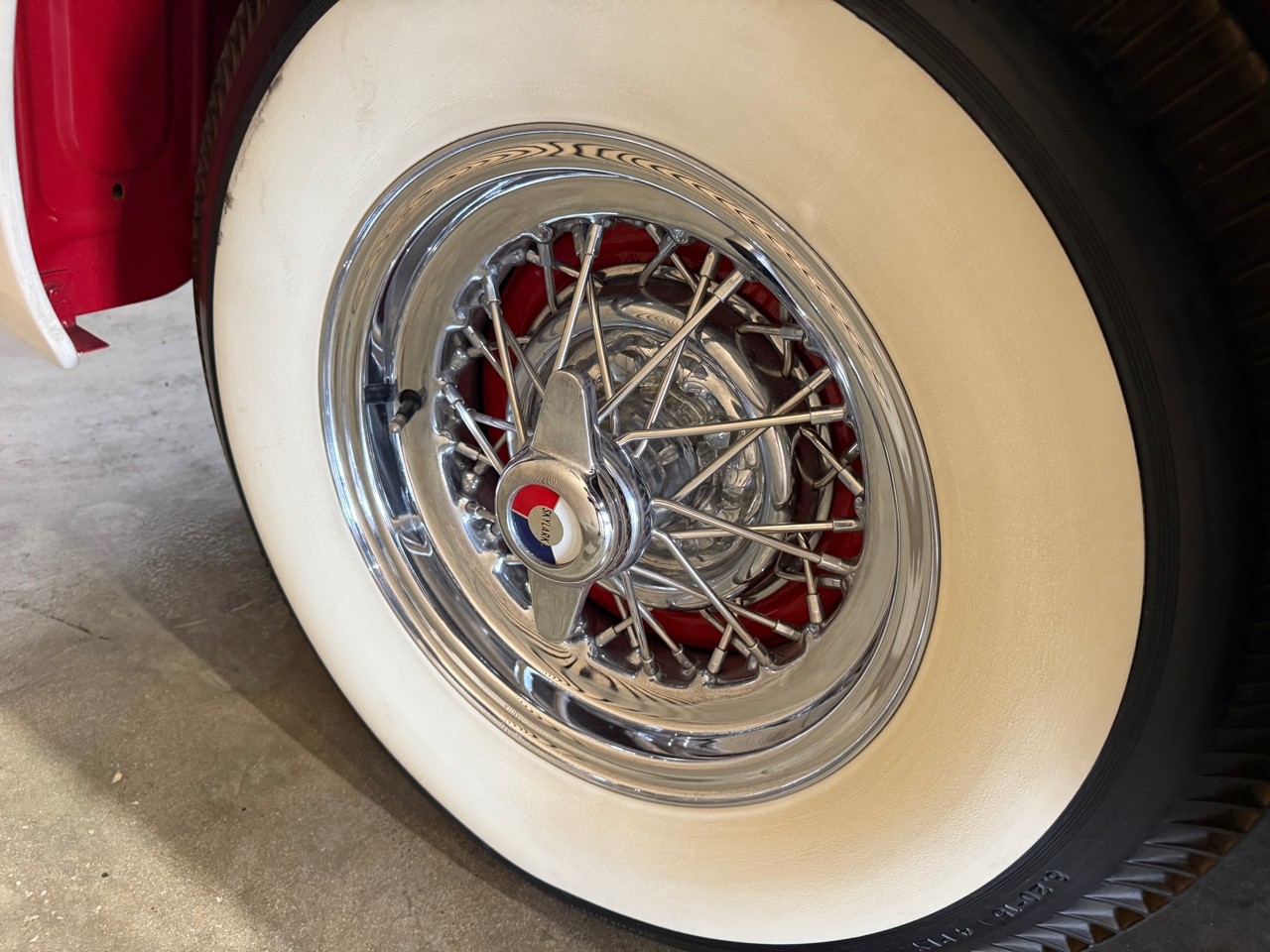 Buick-Skylark-1953-Classic-Car-17