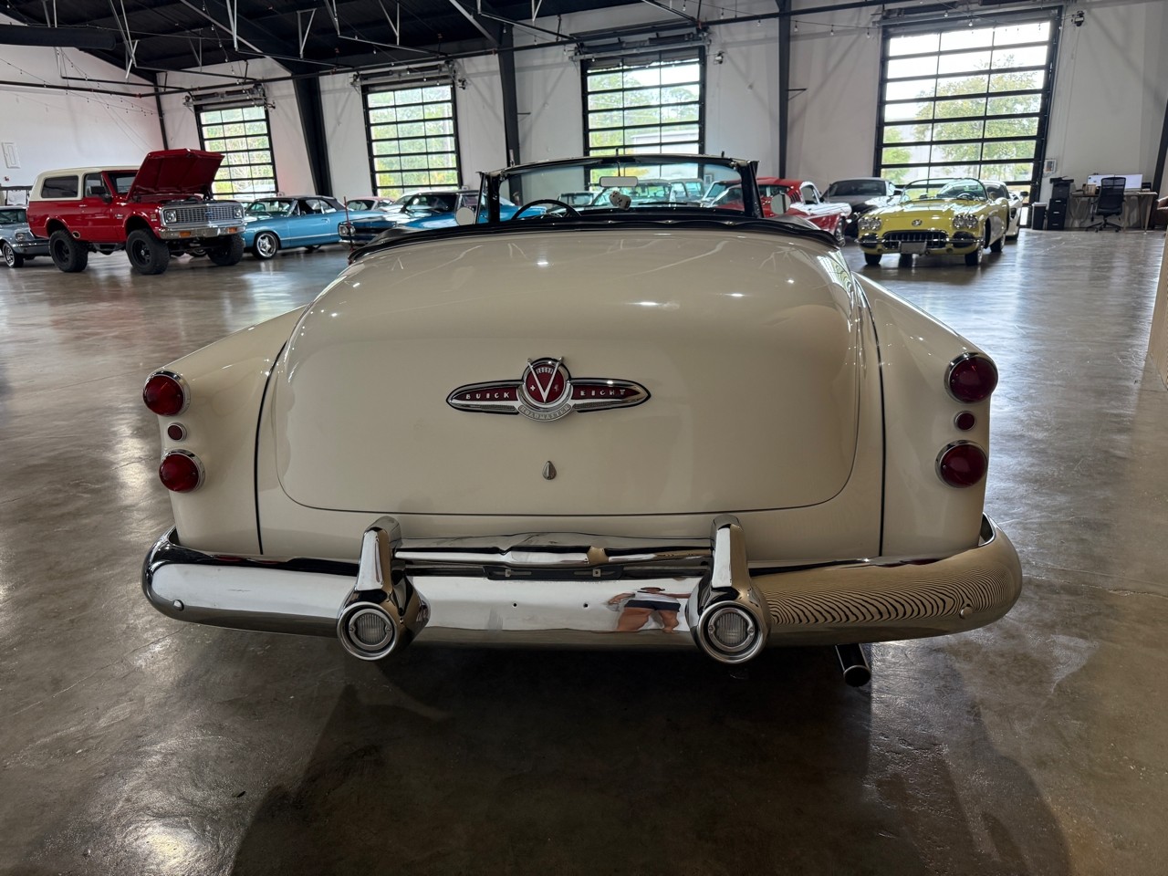 Buick-Skylark-1953-Classic-Car-19