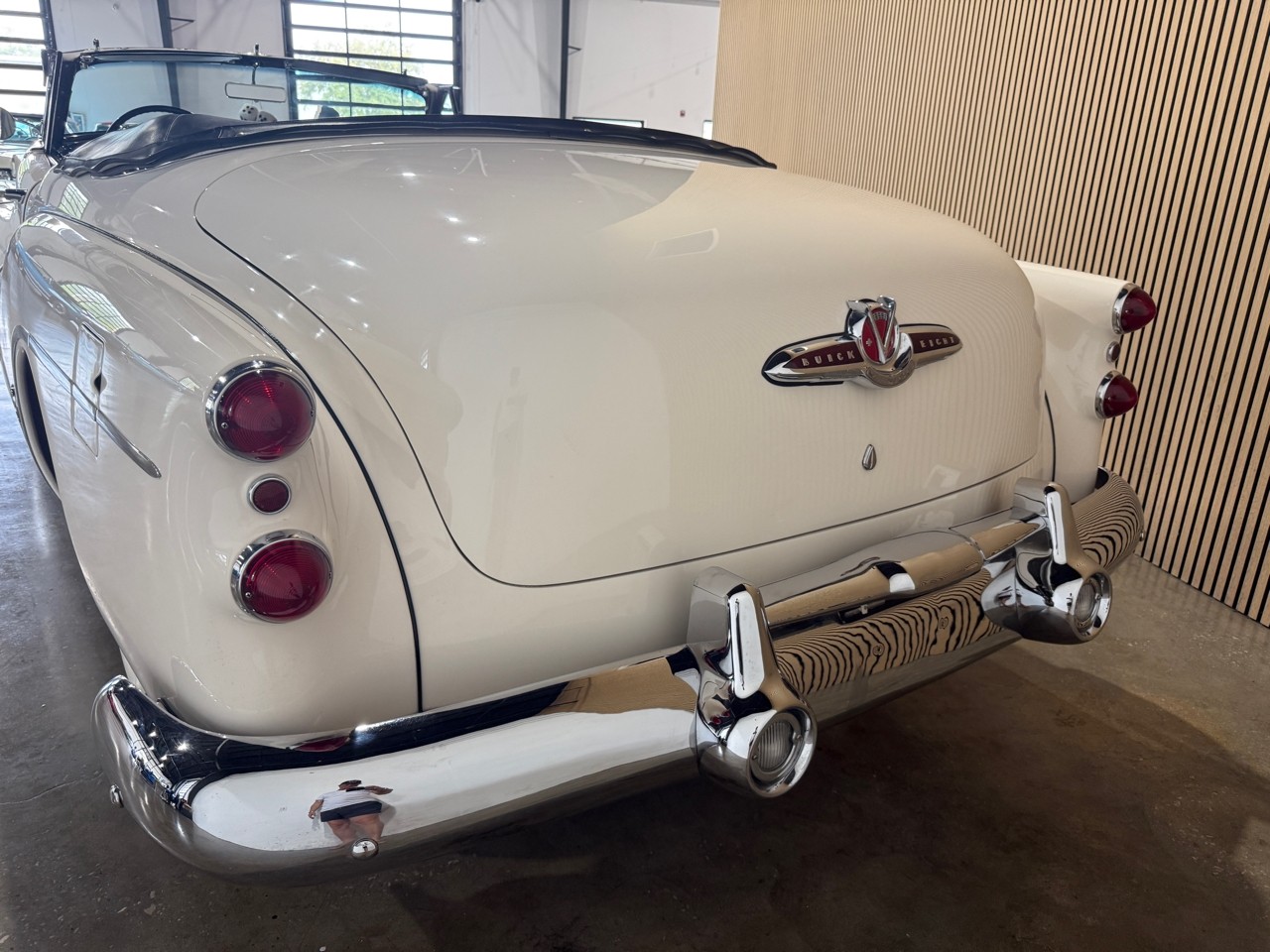 Buick-Skylark-1953-Classic-Car-20