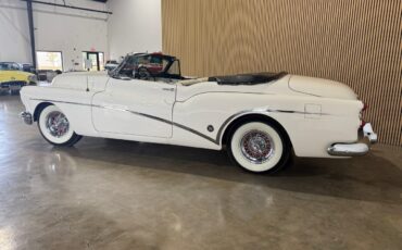 Buick-Skylark-1953-Classic-Car-23