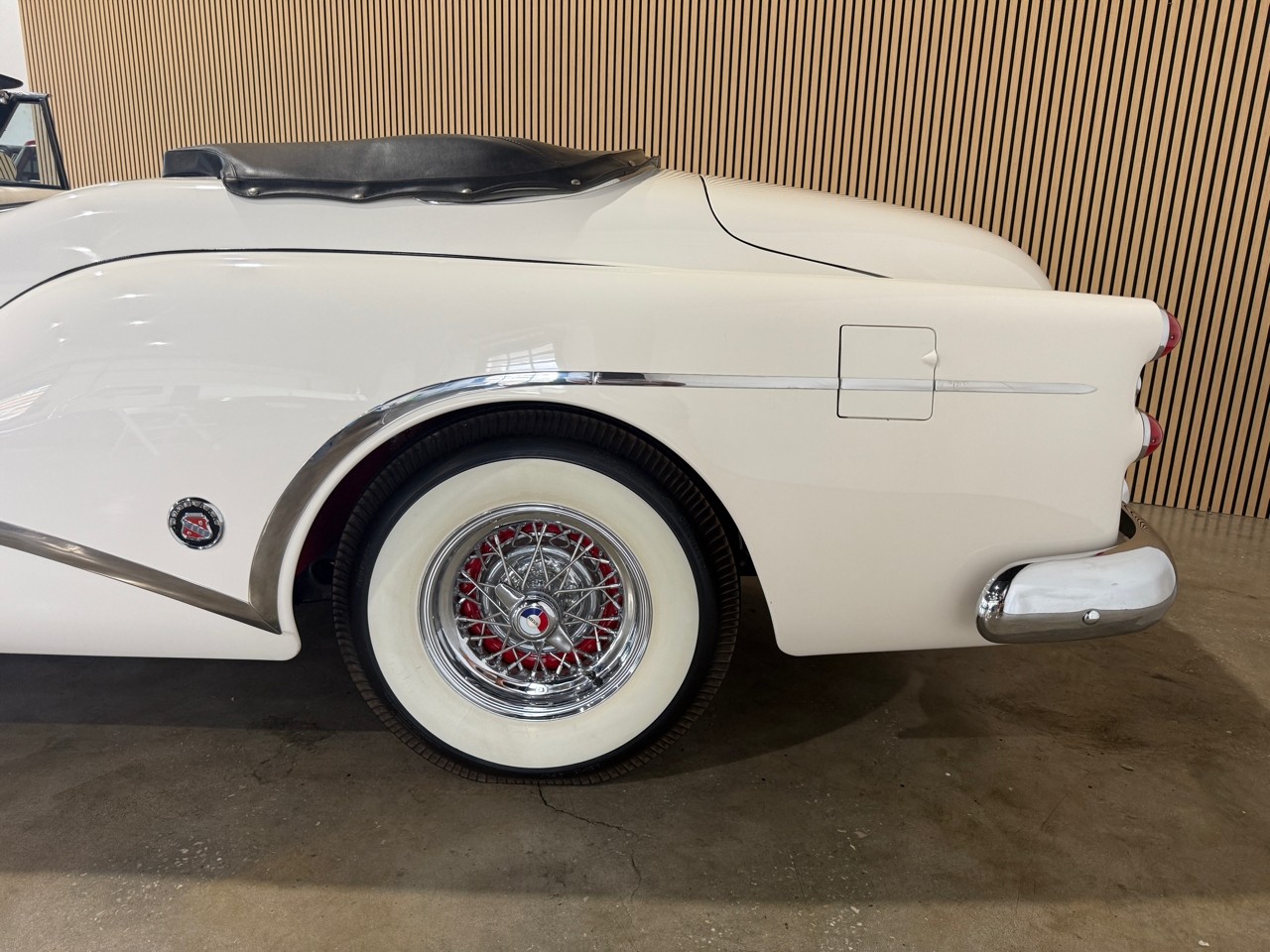 Buick-Skylark-1953-Classic-Car-24
