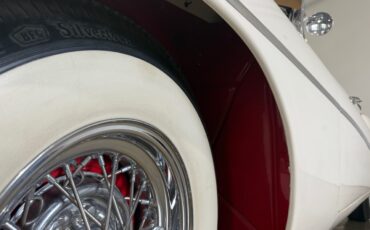 Buick-Skylark-1953-Classic-Car-28