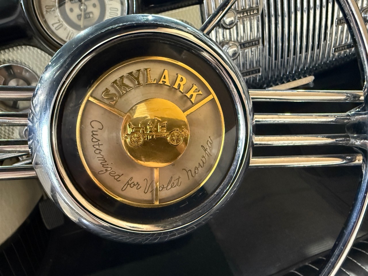 Buick-Skylark-1953-Classic-Car-36
