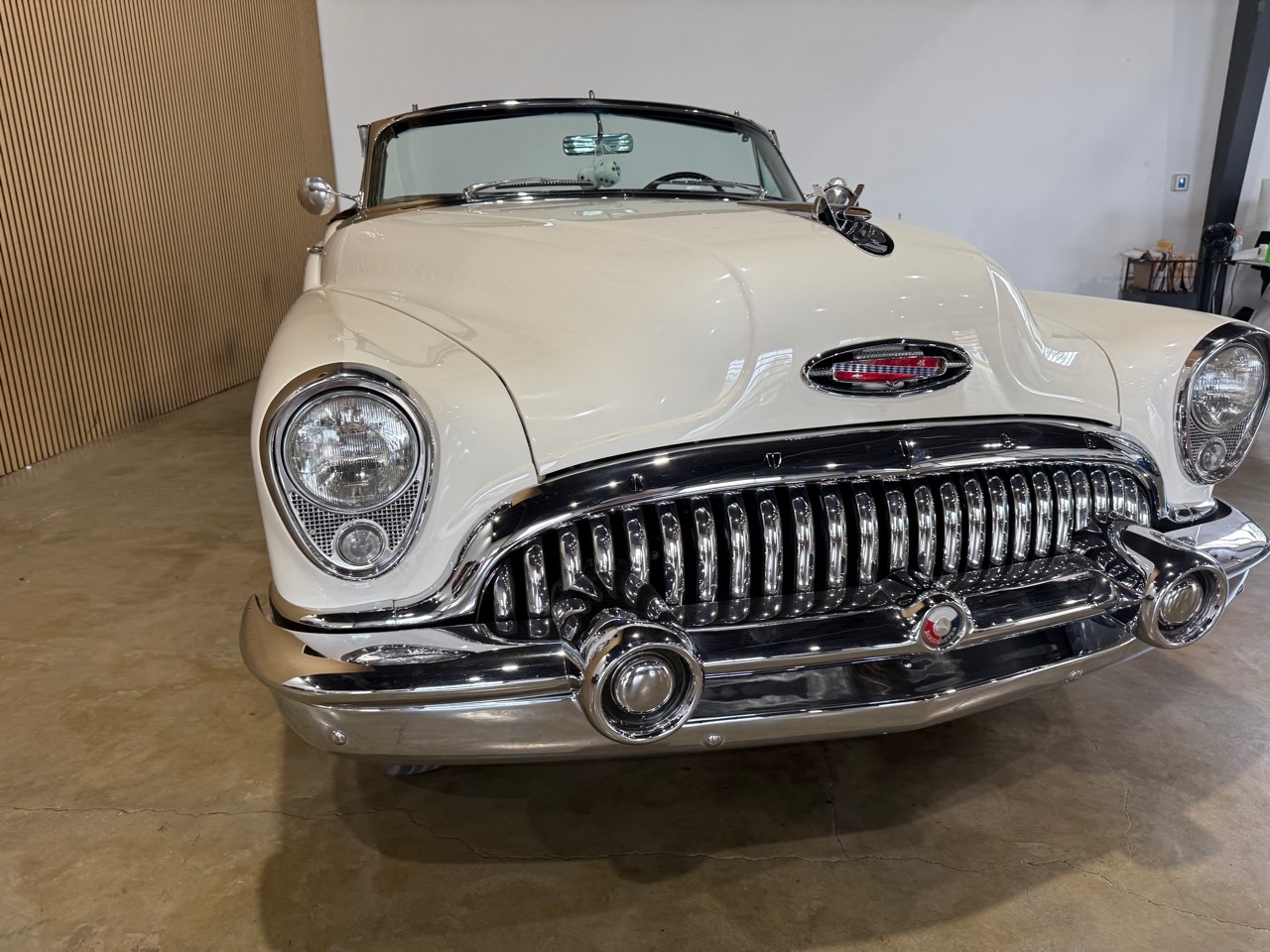 Buick-Skylark-1953-Classic-Car-4