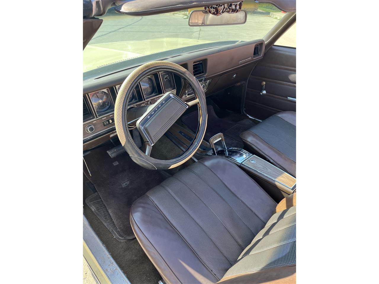 Buick-Skylark-1970-Creme-Tan-13
