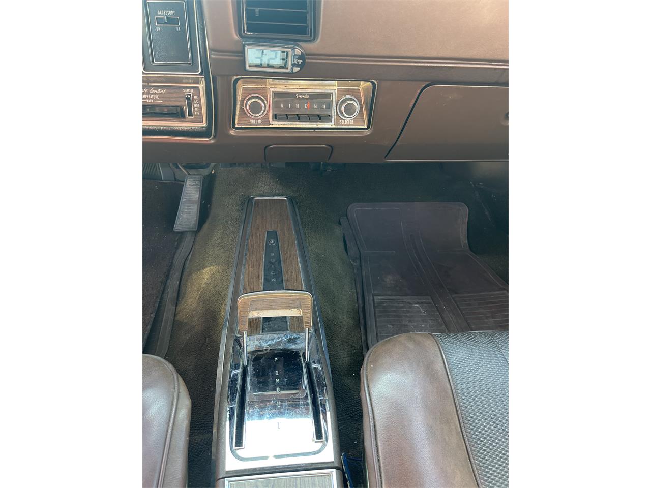 Buick-Skylark-1970-Creme-Tan-16
