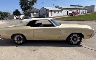 Buick-Skylark-1970-Creme-Tan-9