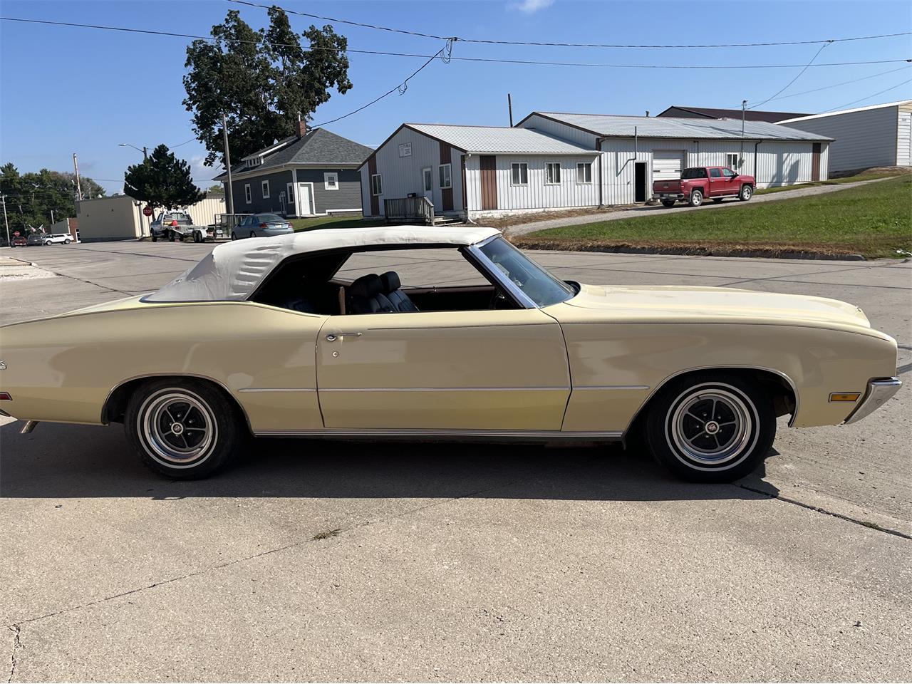 Buick-Skylark-1970-Creme-Tan-9
