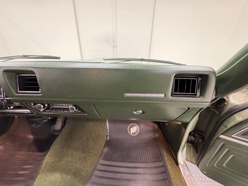 Buick-Skylark-1971-Silver-Fern-Green-47