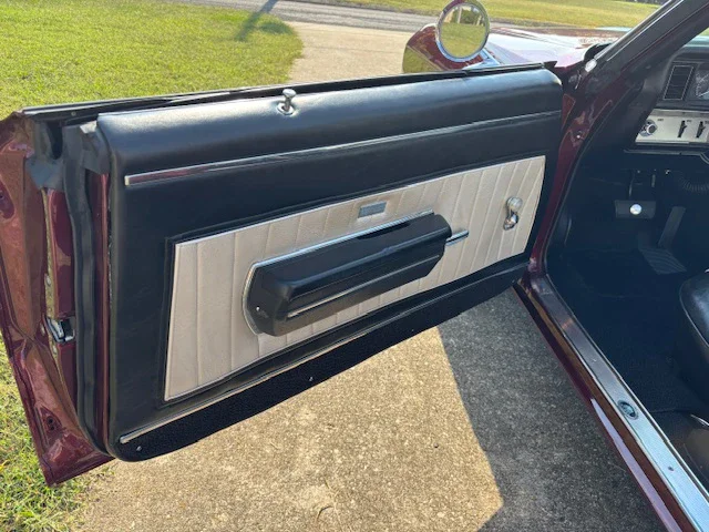 Buick-Skylark-convertible-1969-Burgundy-Black-4