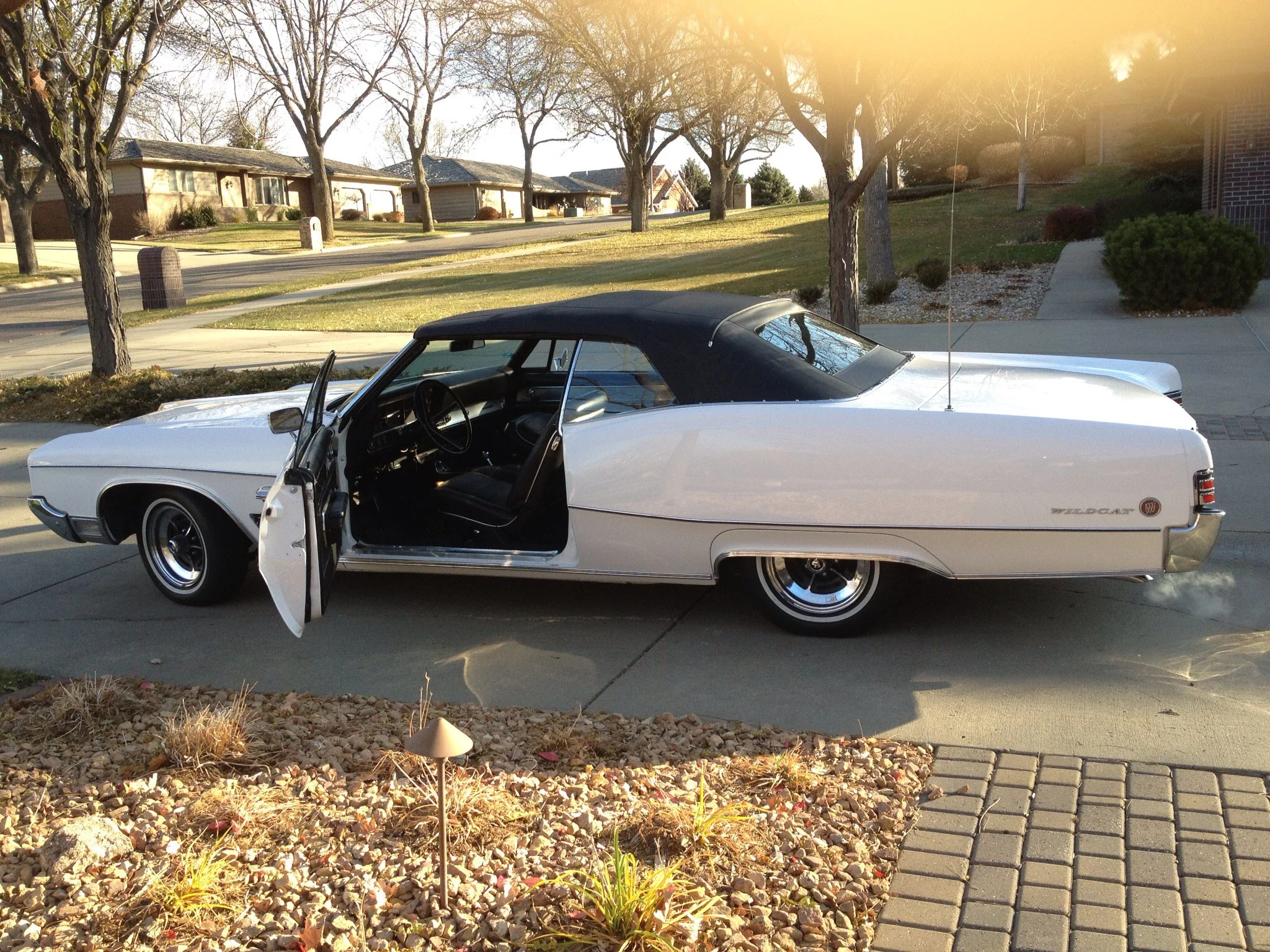Buick-Wildcat-1968-White-Black-8