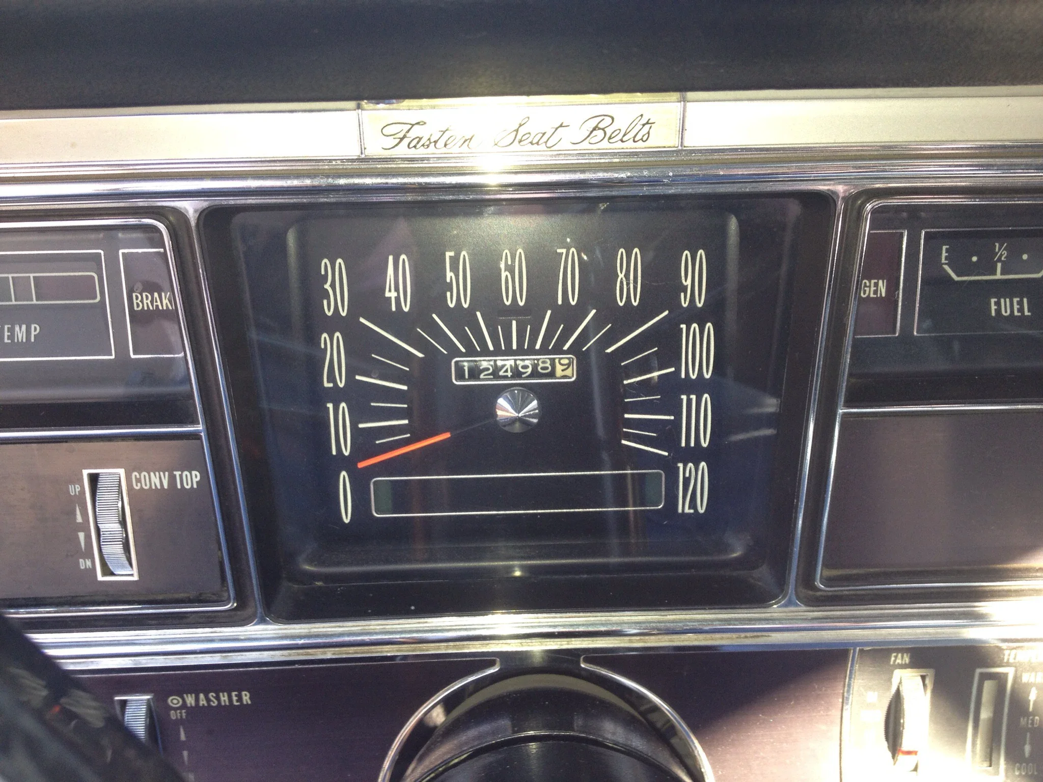Buick-Wildcat-1968-White-Black-9