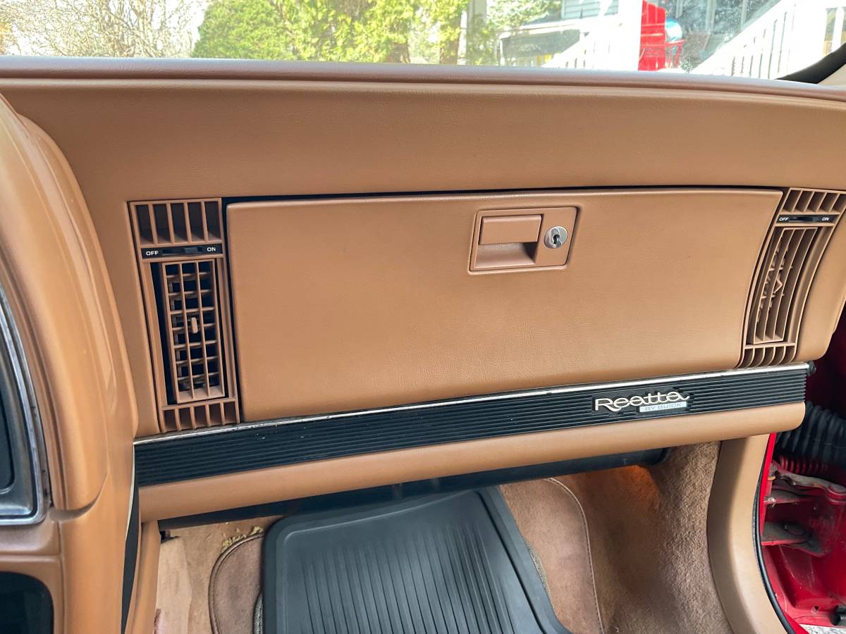 Buick-areatta-1991-red-14