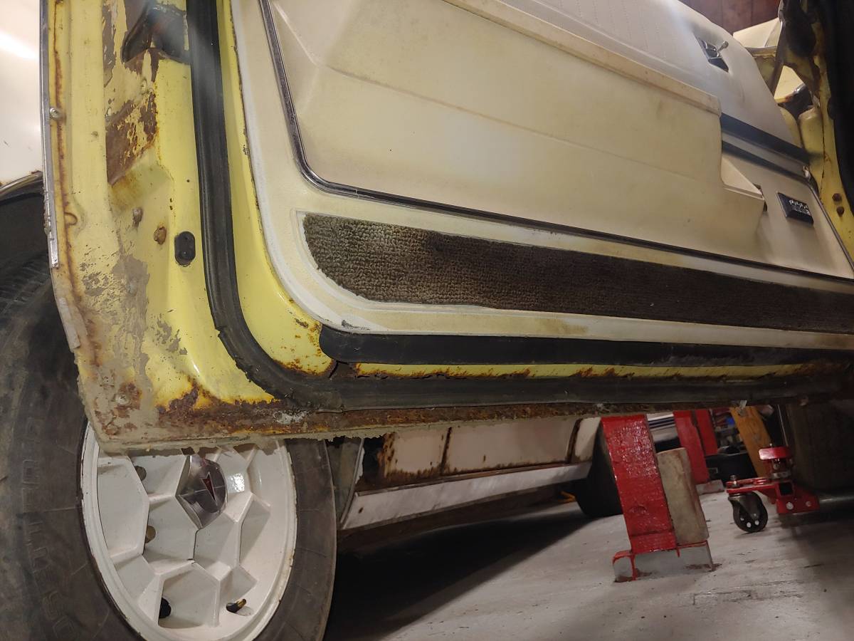 Buick-centurion-1972-yellow-16