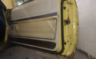 Buick-centurion-1972-yellow-20