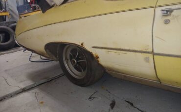 Buick-centurion-1972-yellow-21
