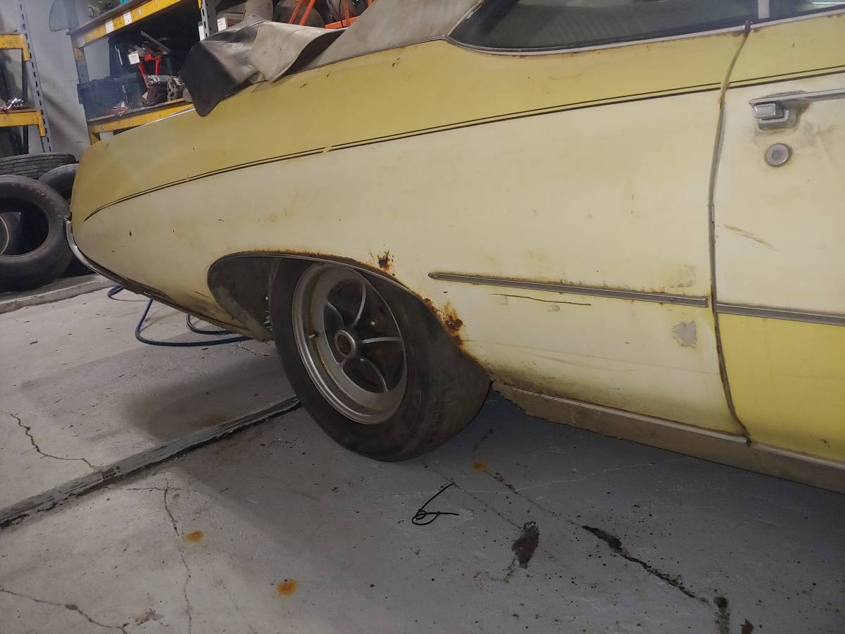 Buick-centurion-1972-yellow-21