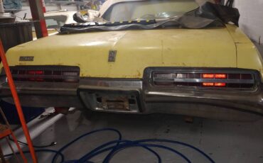 Buick-centurion-1972-yellow-22