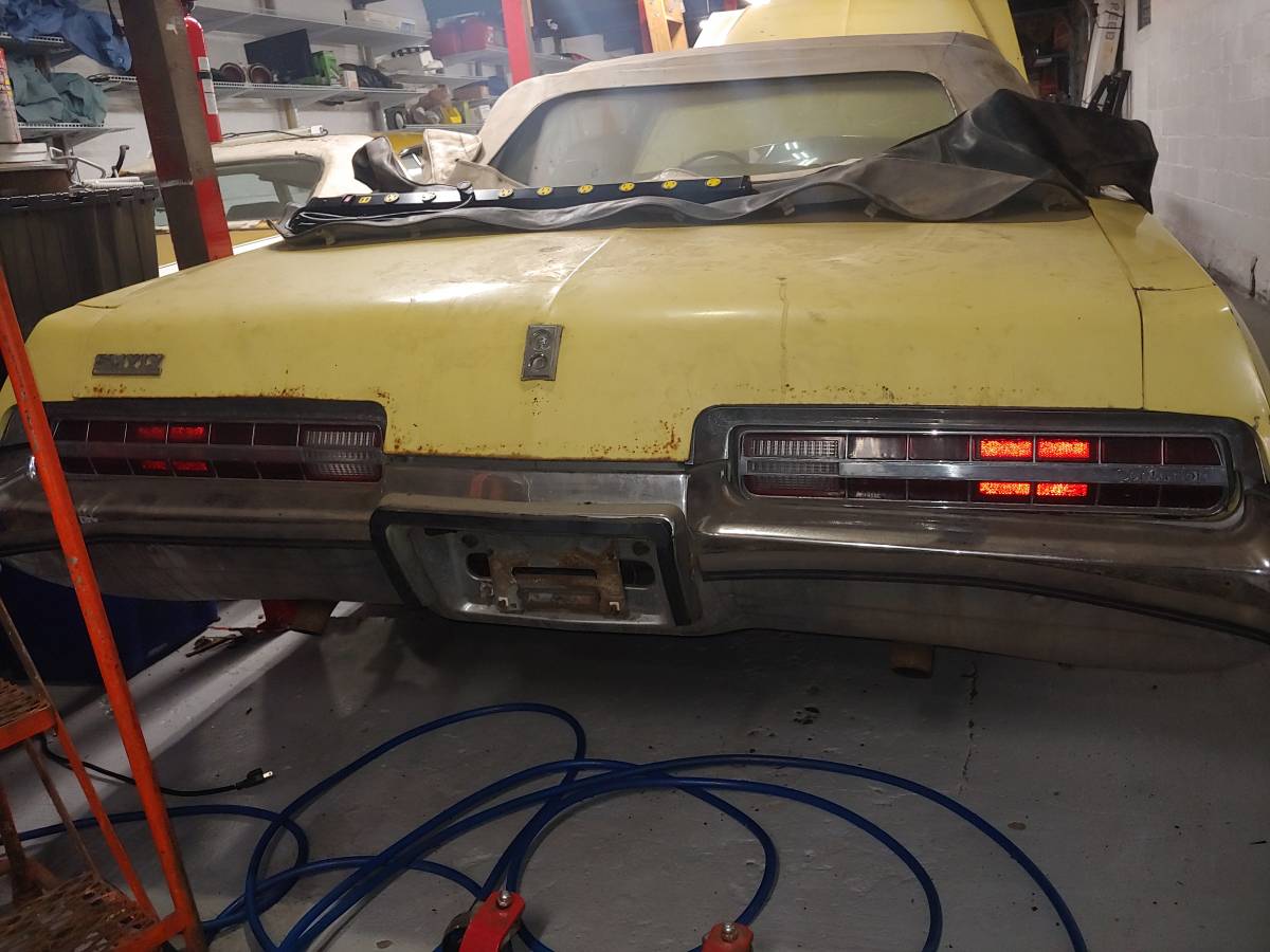 Buick-centurion-1972-yellow-22
