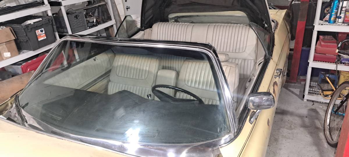 Buick-centurion-1972-yellow-9