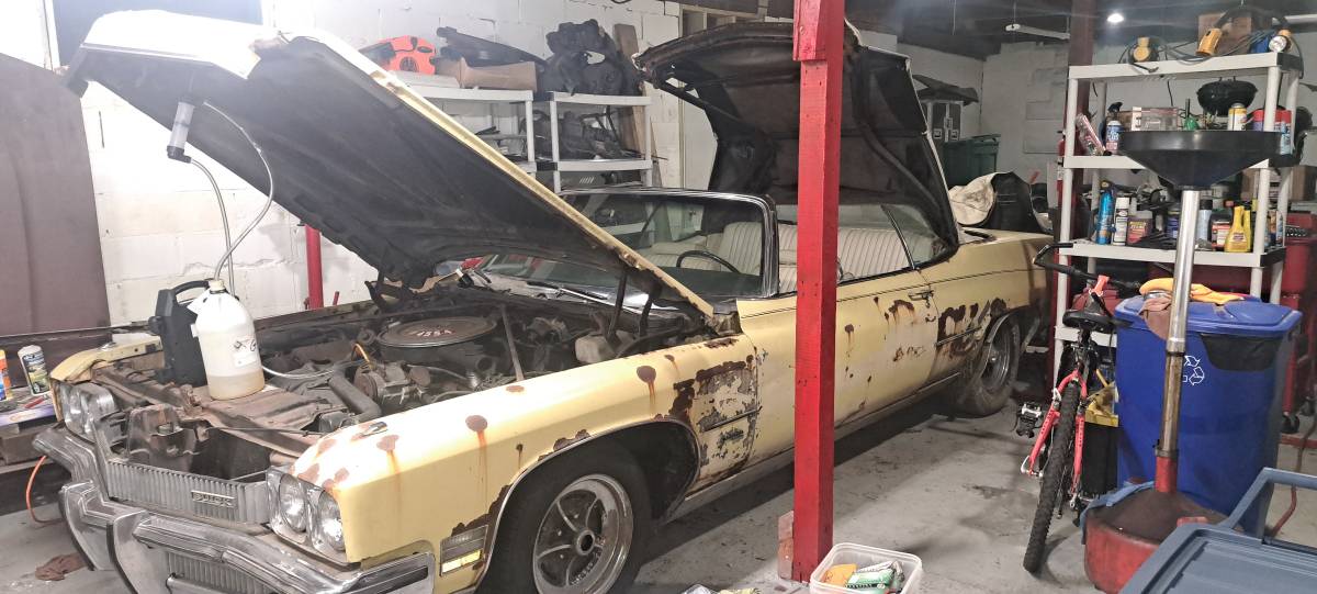 Buick-centurion-1972-yellow