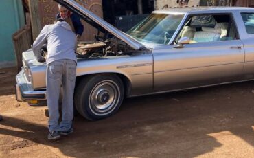 Buick-electra-225-1975-silver-4