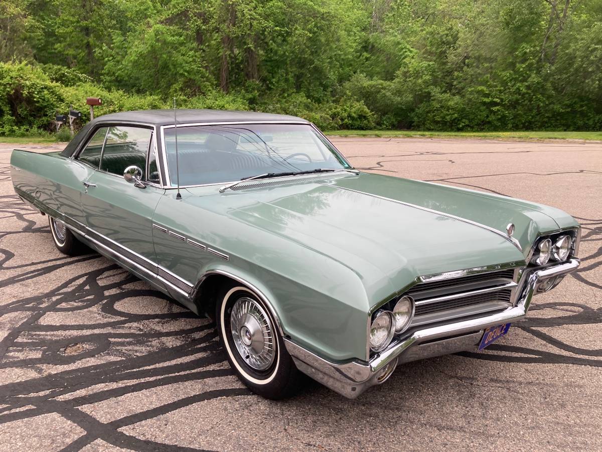 Buick-electra-225-custom-1965-green-2