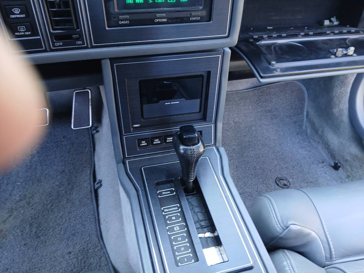 Buick-envision-1988-7