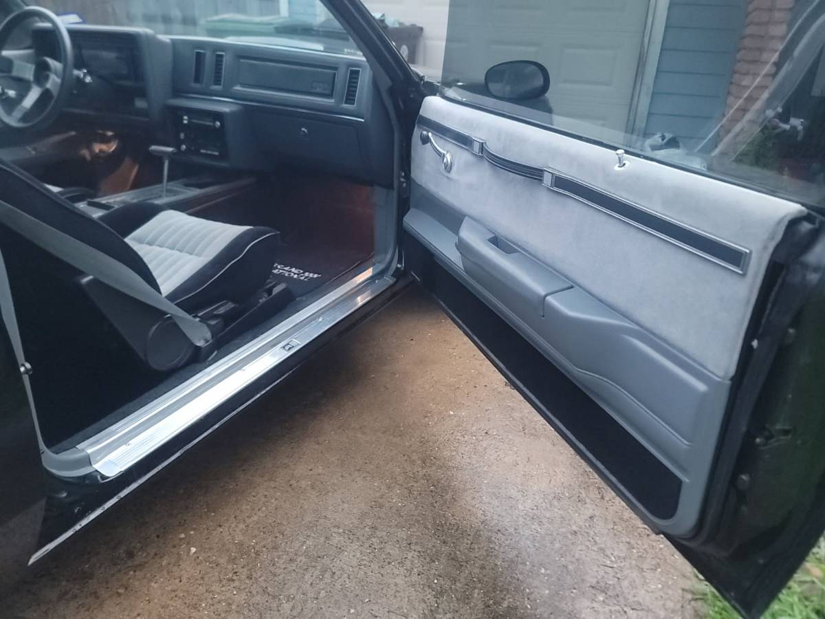 Buick-grand-national-1985-black-11