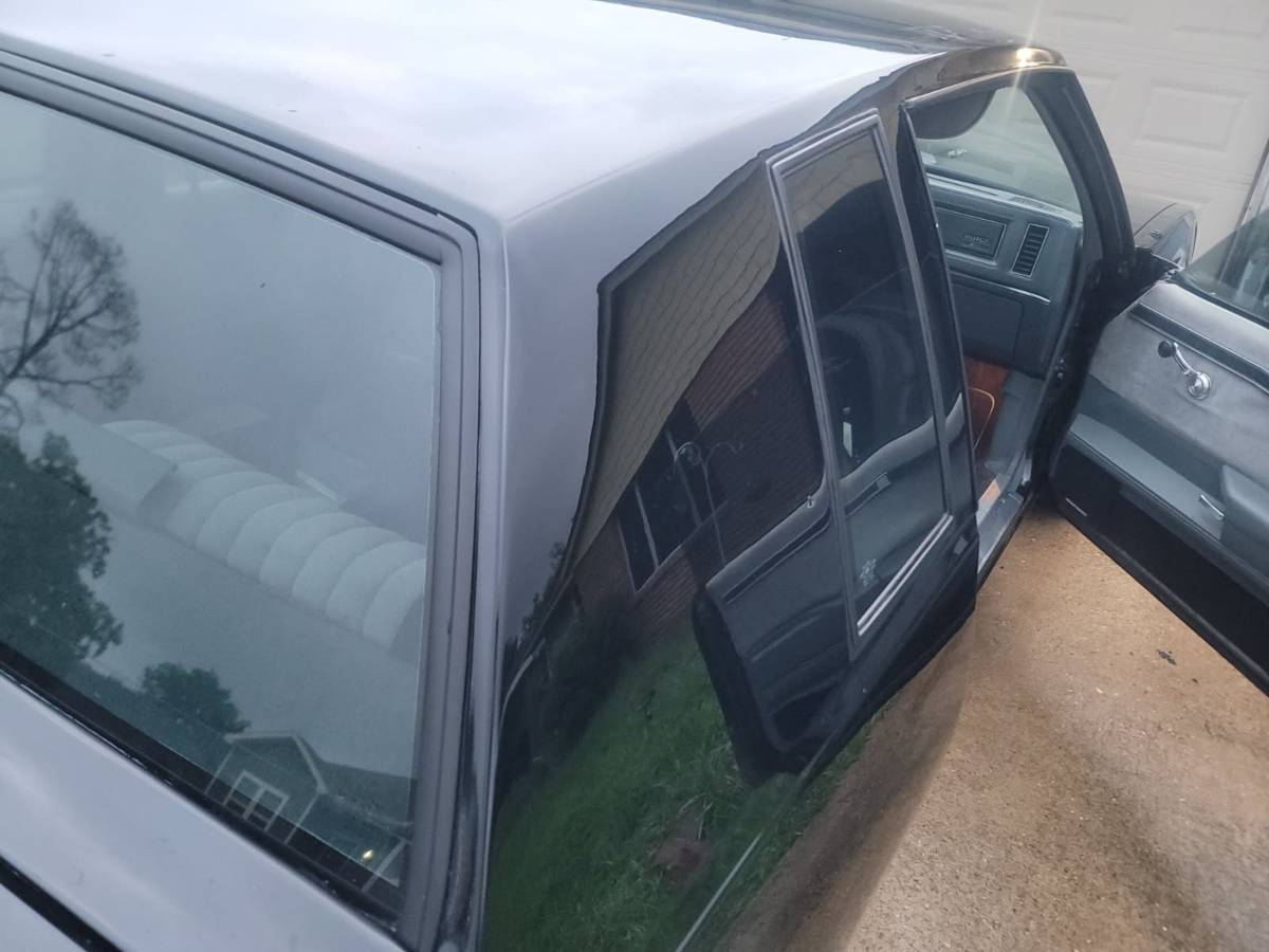 Buick-grand-national-1985-black-12