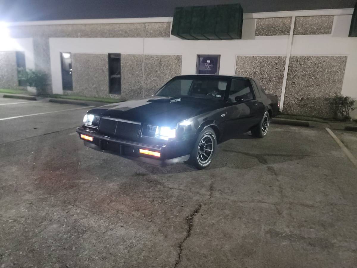 Buick-grand-national-1985-black-8