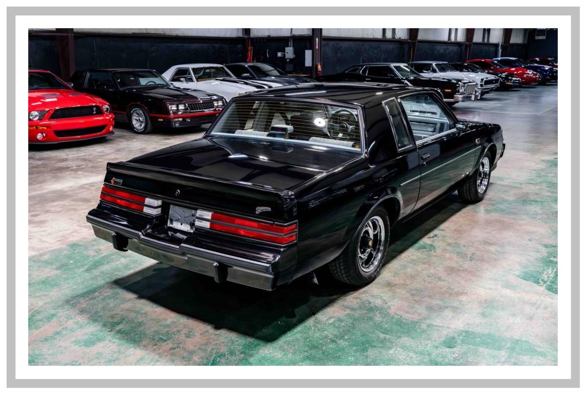 Buick-grand-national-1986-black-32