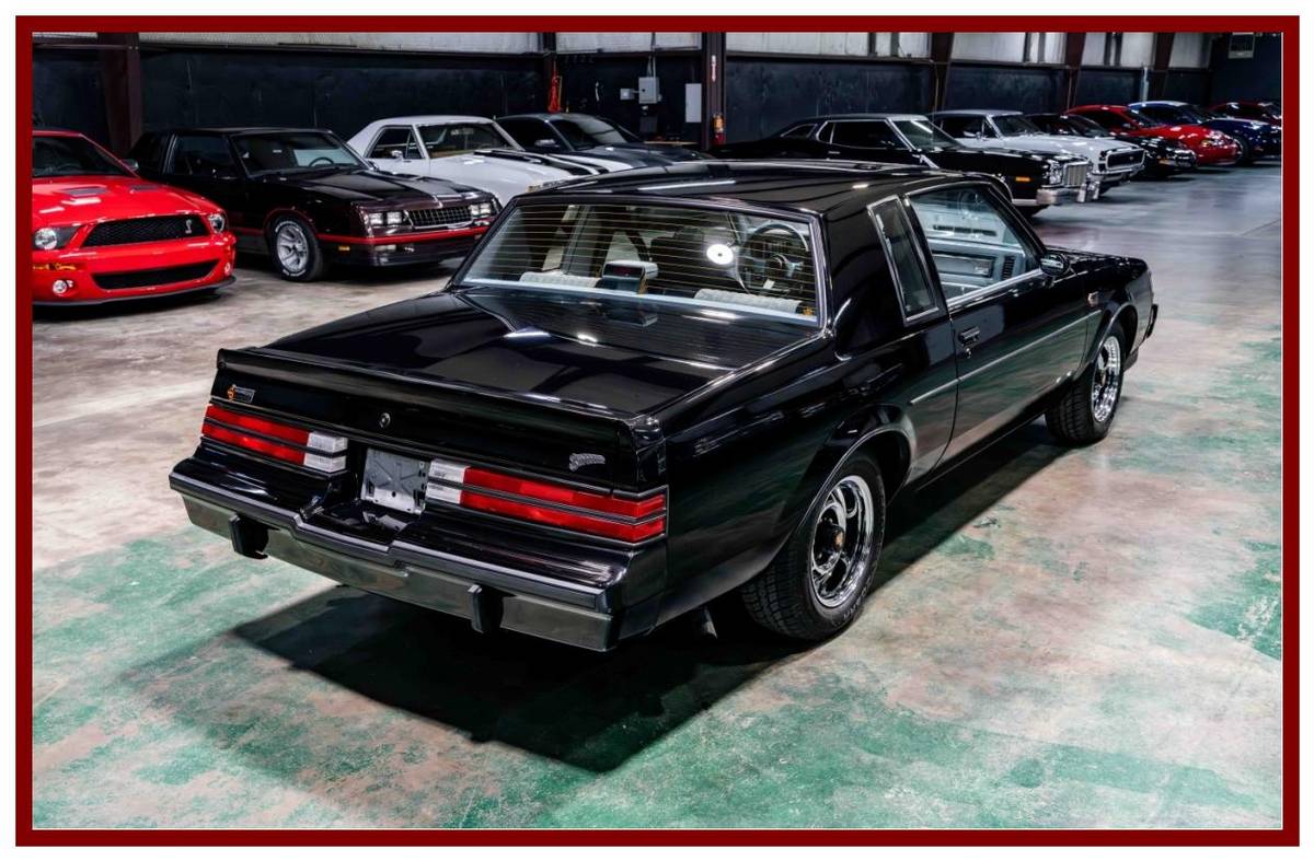 Buick-grand-national-1986-black-5