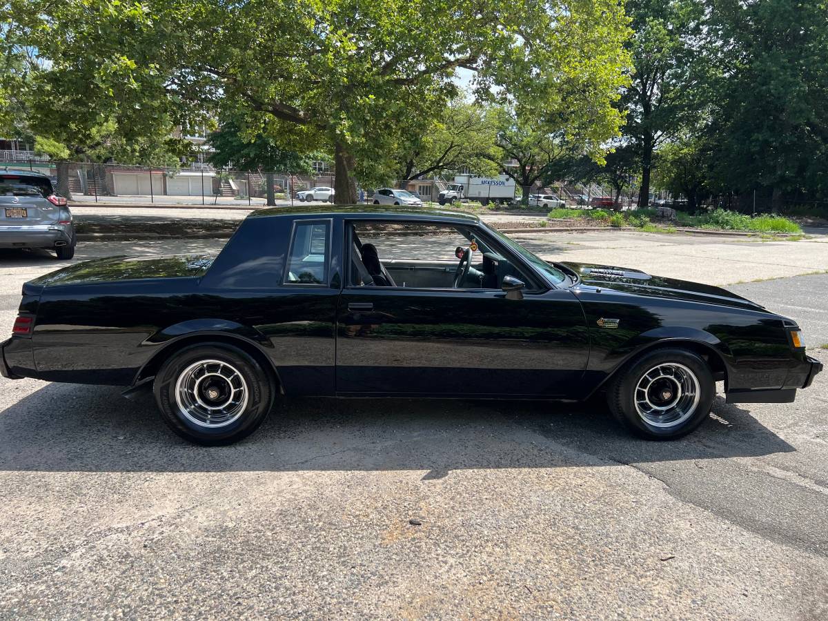 Buick-grand-national-1987-black-23