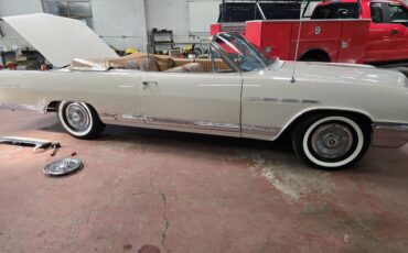 Buick-lacrosse-1964-white