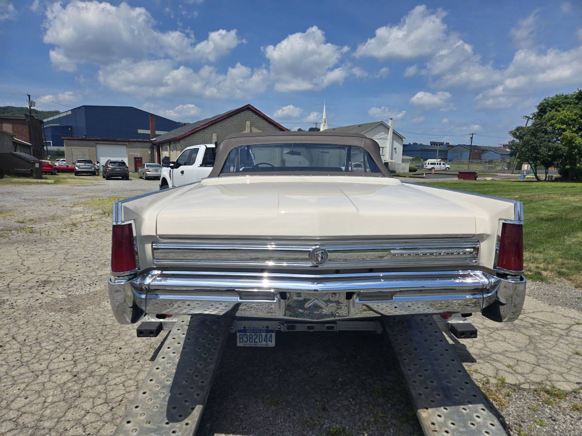 Buick-lacrosse-1964-white-5